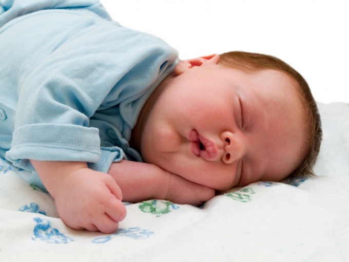 Il sonno influisce positivamente sullo sviluppo del bambino