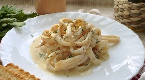 Come cucinare calamari in panna acida