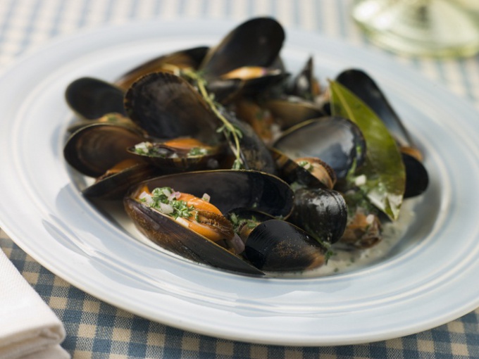 Cozze con salsa di cipolle