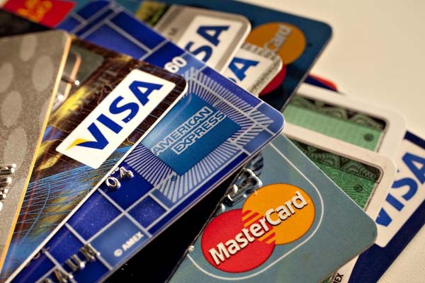 Quali sono i vantaggi dell'oro visto e dell'oro mastercard?