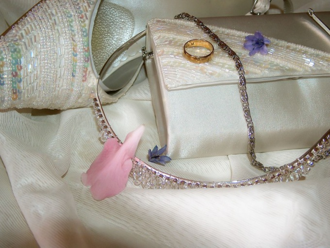 Come cucire una borsa da sposa