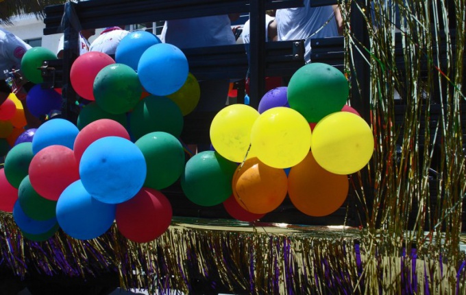 Competizioni e gare di relè con palloncini