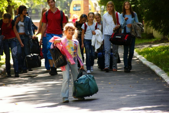 Come scegliere le cose dei bambini per la ricreazione nel campo