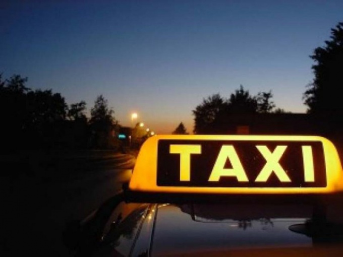 Come prenotare un taxi in aeroporto