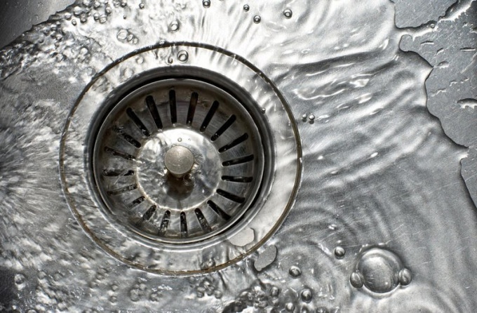 Come pulire lo scarico nel bagno