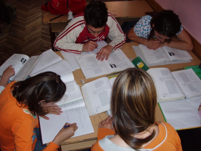 Come innamorarsi di una ragazza a scuola