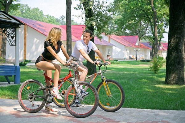 Rafforzare la salute e perdere peso con una bicicletta